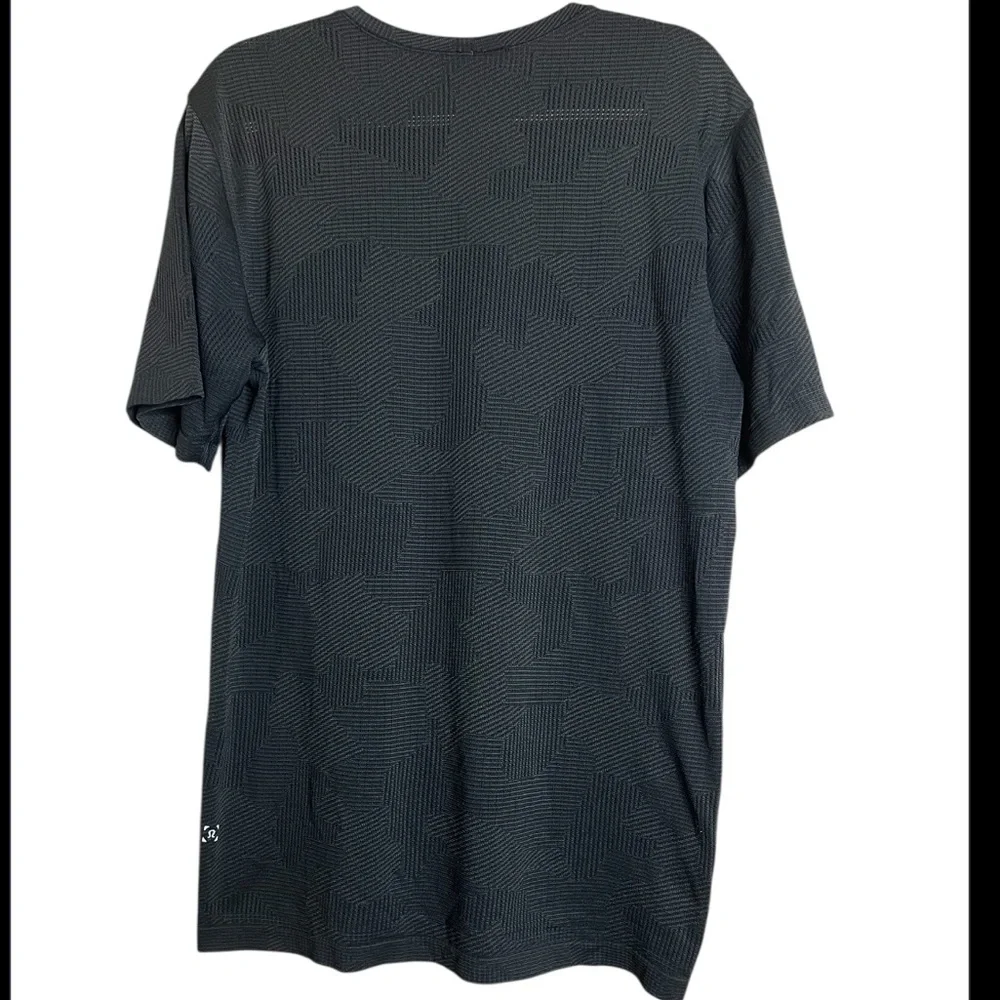 Lululemon Metal Vent Breathe SS shirt size XL